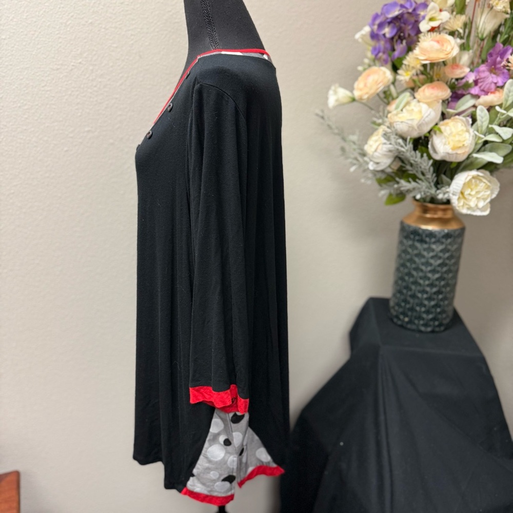 Ali Miles 2X Black & Red Trim Embellished Tunic Top - Picture 3 of 10